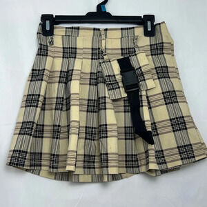 Y2K Grunge‎ Pleated Plaid Mini Skirt with Buckle Detail Cream Black Gothcore